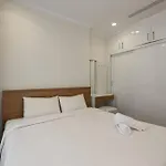 Landmark Leasing 1Br Apartment