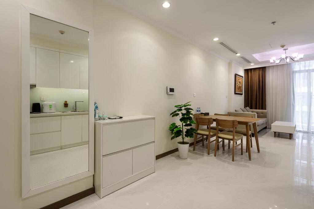 Landmark Leasing 1br Căn hộ